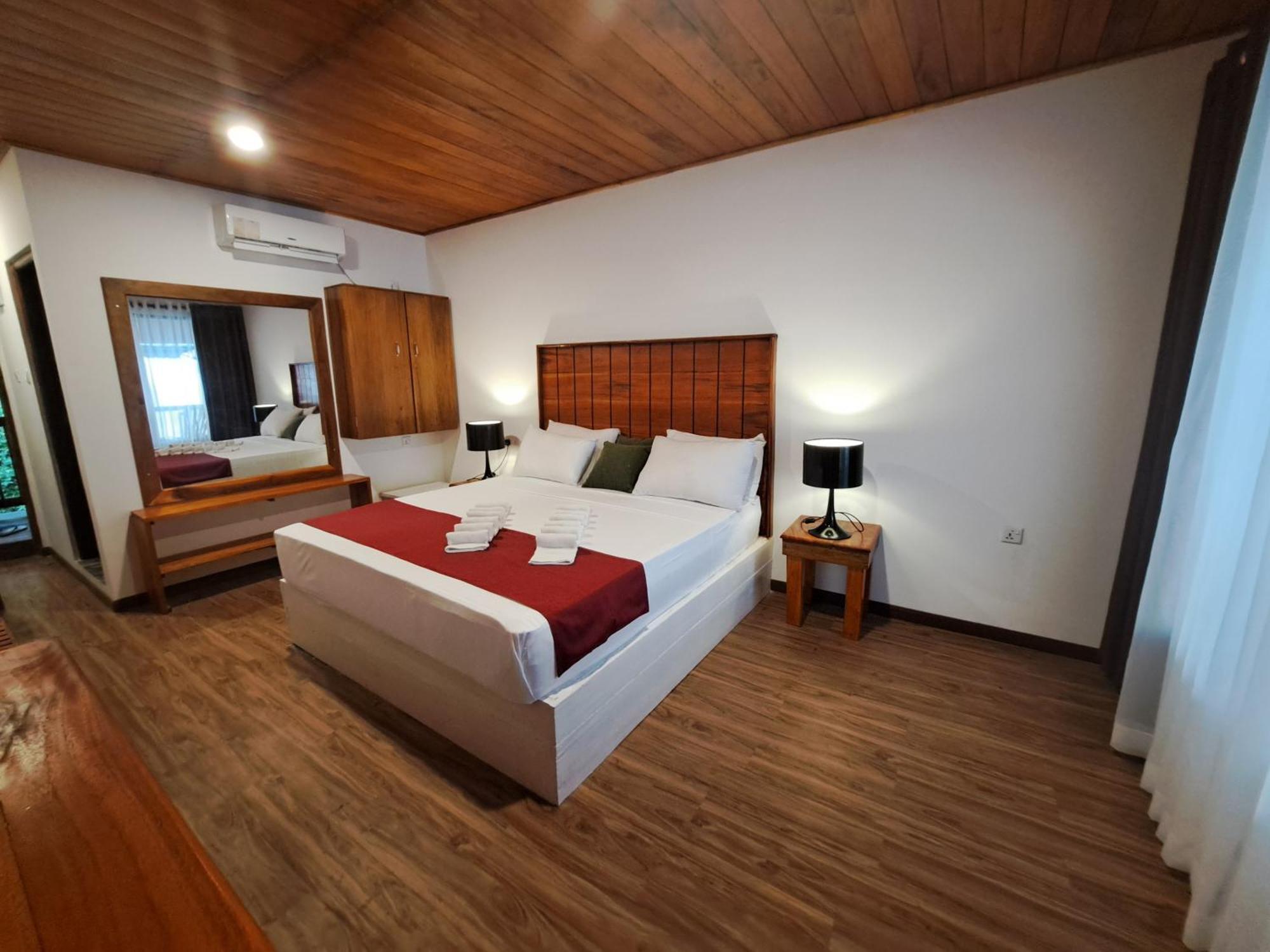 One World Mirissa Hotel Bagian luar foto