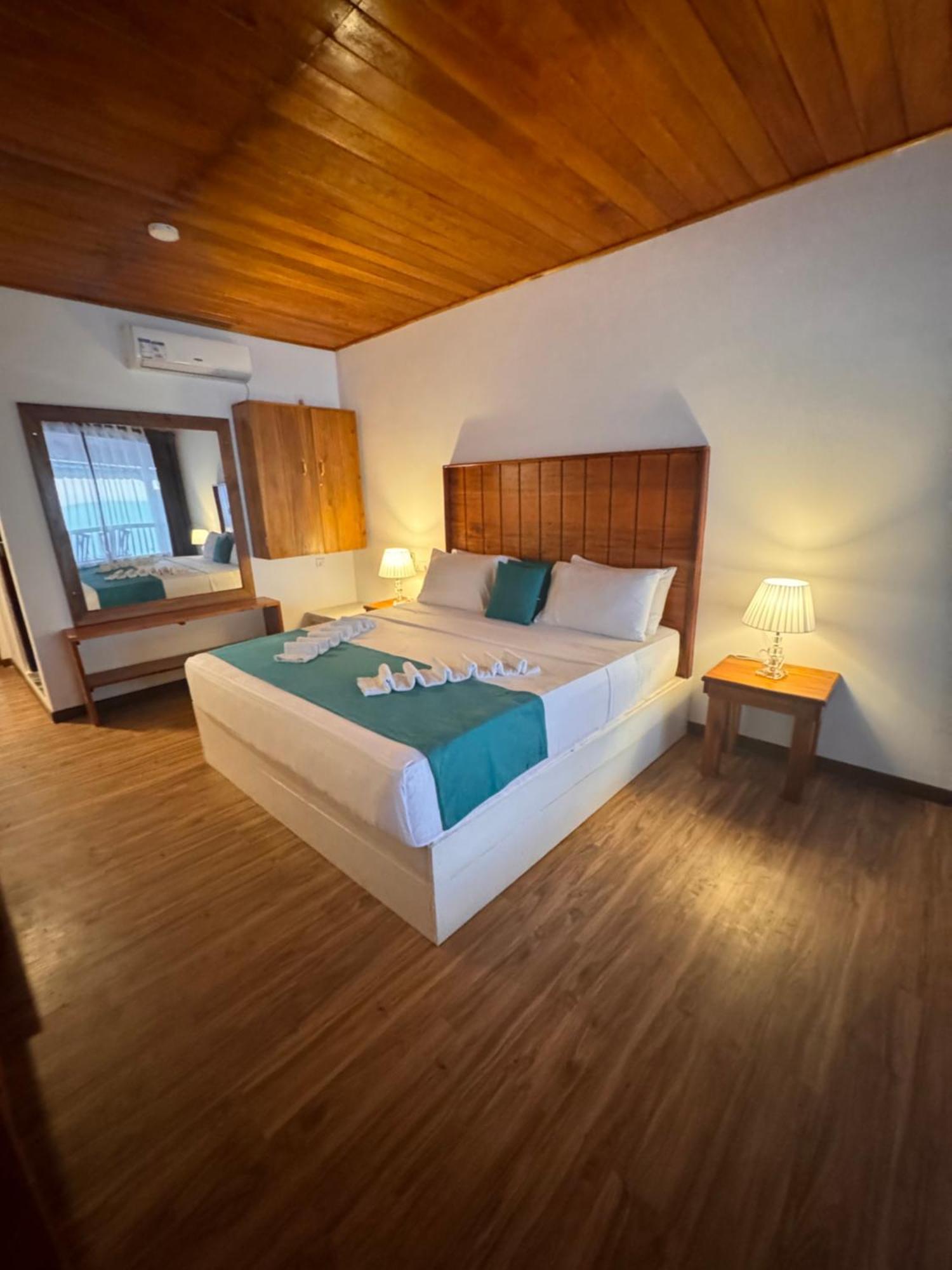 One World Mirissa Hotel Bagian luar foto