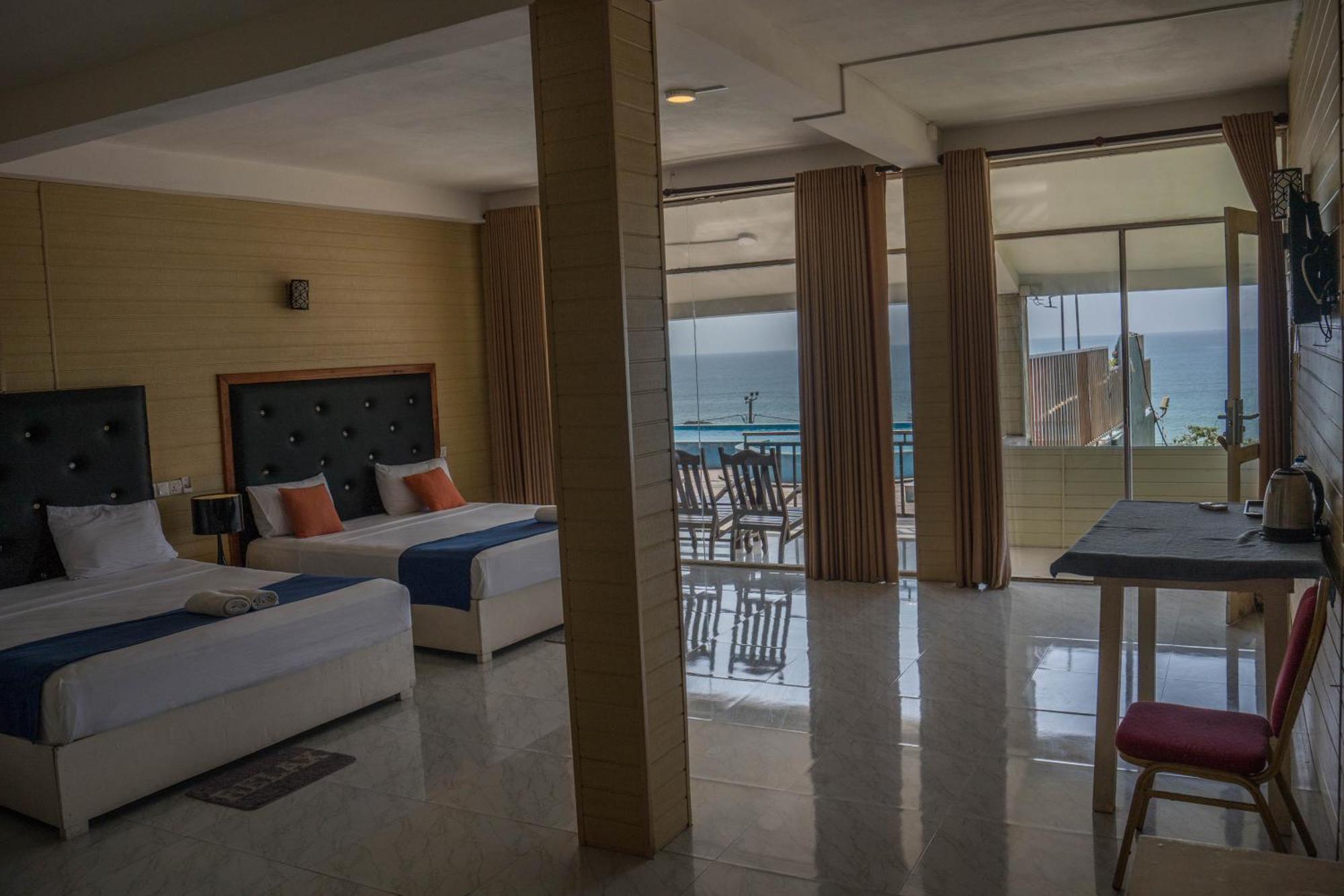 One World Mirissa Hotel Bagian luar foto